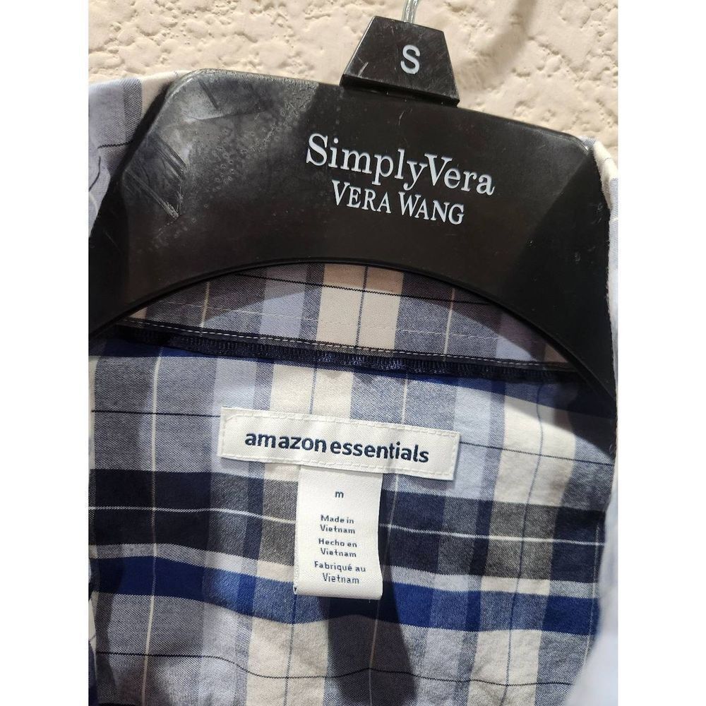 Amazon essentials M button up - Picture 7 of 7
